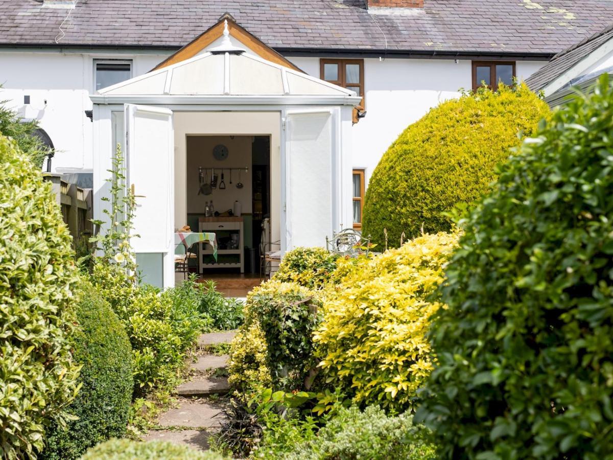 Pass The Keys Cosy Cottage With Views Over The Shropshire Hills Лъдлоу Екстериор снимка