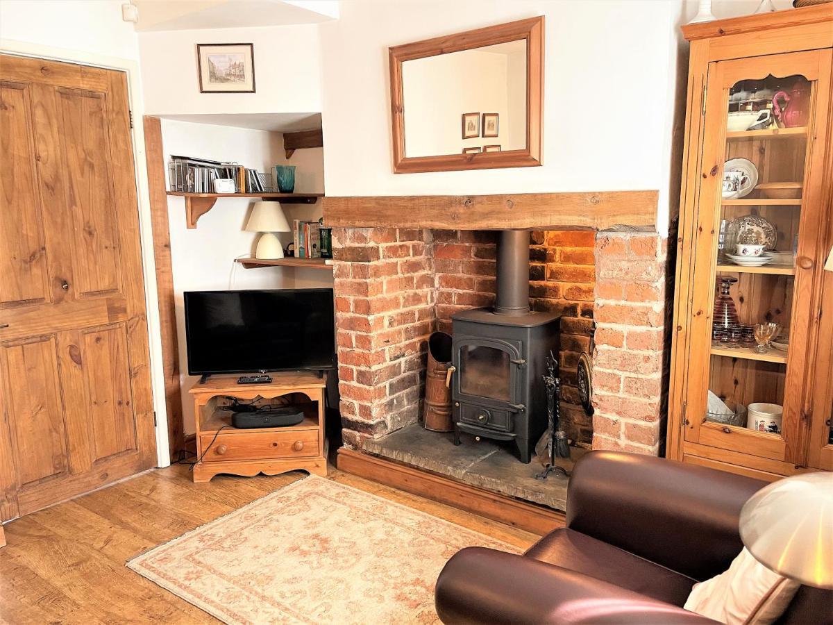 Pass The Keys Cosy Cottage With Views Over The Shropshire Hills Лъдлоу Екстериор снимка